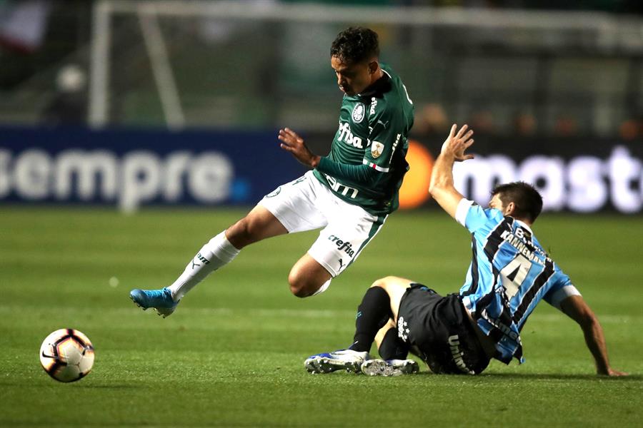 Everton y Alisson guiaron a Gremio ante Palmeiras para avanzar a semis en Copa Libertadores