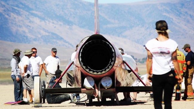 Piloto Jessi Combs falleció cuando trataba de romper el récord de velocidad en Estados Unidos