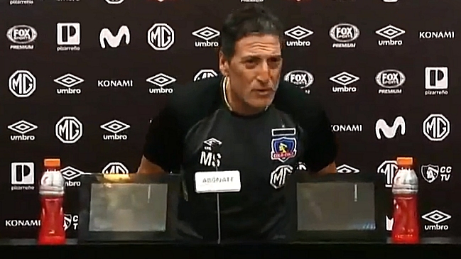 La molestia de Mario Salas por un “fétido” olor en el Monumental