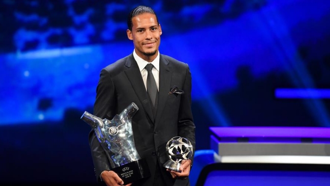 Virgil Van Dijk ganó el premio al Mejor Jugador de la temporada 2018-2019 de la UEFA