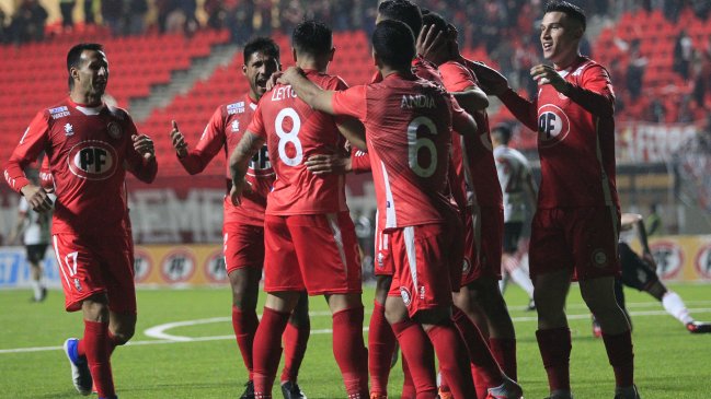 Unión La Calera se enfrenta a Everton con el objetivo de acercarse a la cima del torneo