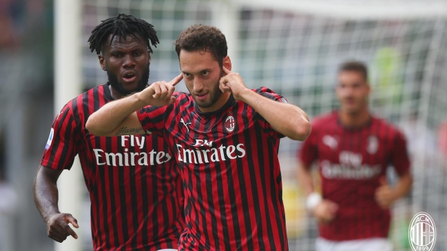 AC Milan revirtió su negativo arranque en la Serie A con un ajustado triunfo sobre Brescia
