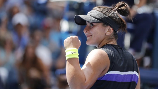Bianca Andreescu superó con claridad a Caroline Wozniacki y avanzó a cuarta ronda del US Open