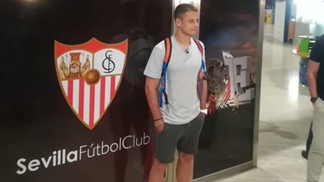 Javier “Chicharito” Hernández llegó a España para integrarse a las filas de Sevilla