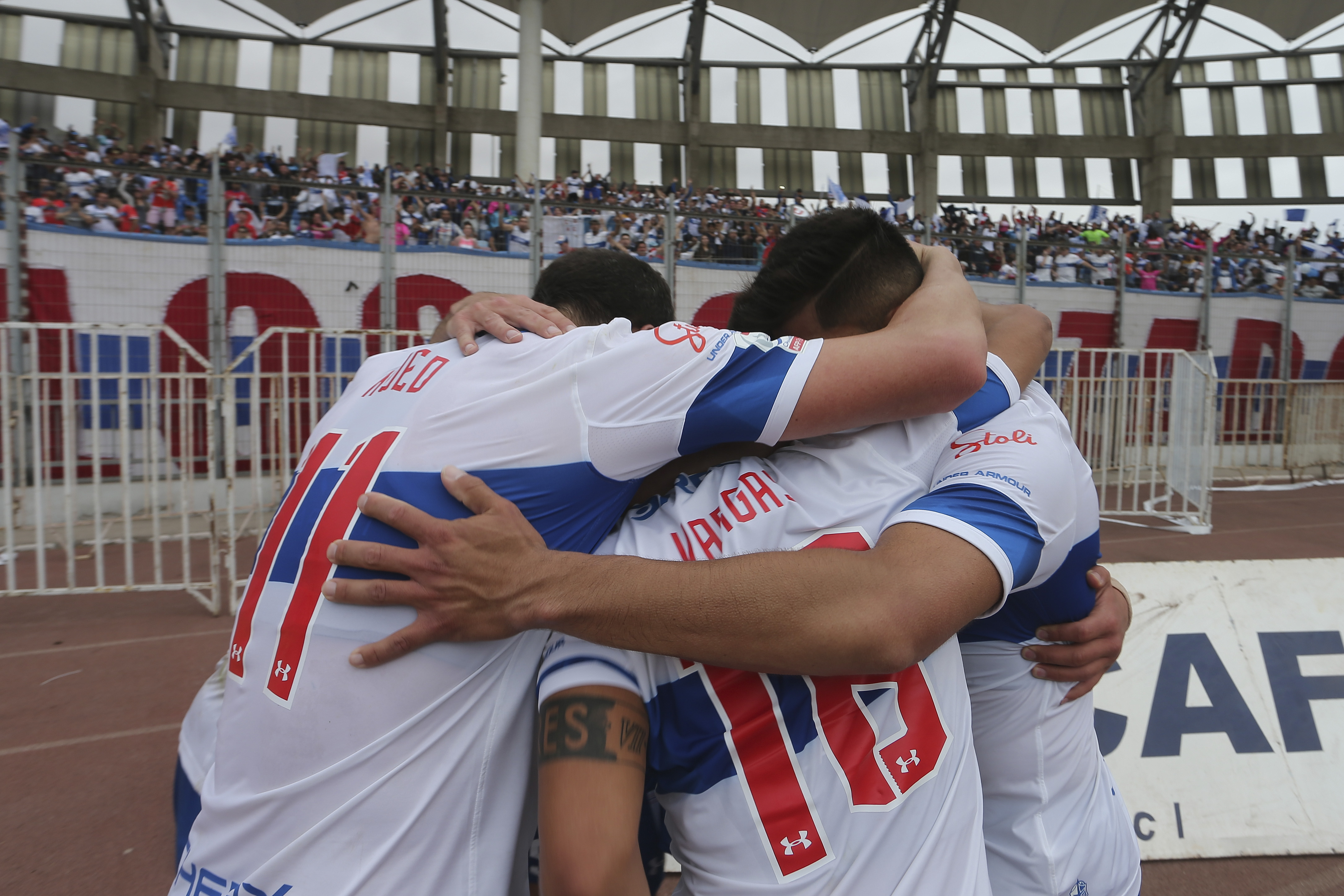 Resumen: Universidad Católica amplió su ventaja sobre Colo Colo y se encamina al título