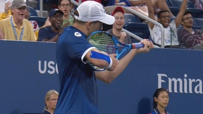 El US Open multó a Mike Bryan por simular que disparaba con su raqueta