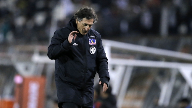 Juvenal Olmos: Mario Salas inquieta desde la banca al jugador de Colo Colo