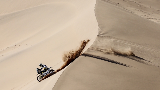 Pablo Quintanilla sorprendió en la primera etapa y tomó el liderato en el Rally de Atacama