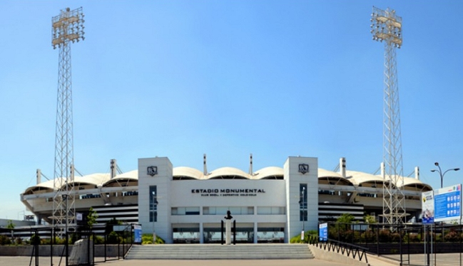 Delegación de Colo Colo partió a Brasil para visitar estadios