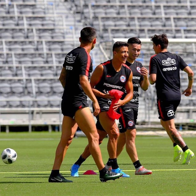 Enfocado y alegre: Las imágenes que compartió Alexis Sánchez de su trabajo con la Roja