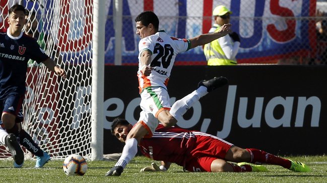 César Villagra deslumbró dentro del área de Universidad de Chile antes de anotar