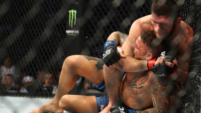 Khabib Nurmagomedov sometió a Dustin Poirier y estiró su invicto en su regreso a la UFC