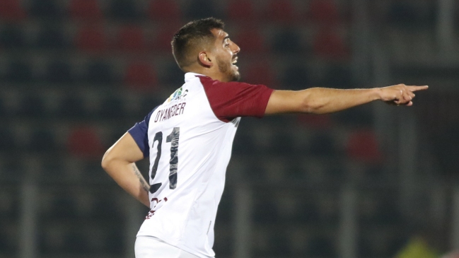 Jugador de Santa Cruz fue retirado en ambulancia por grave caída ante La Serena