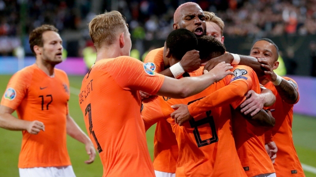 Ryan Babel dirigió la goleada de Holanda sobre Estonia en las Clasificatorias a la Euro 2020