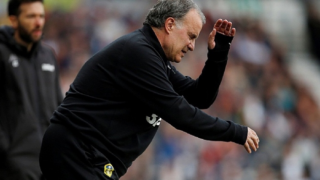 Pupilo de Marcelo Bielsa en Leeds United fue suspendido seis semanas por apostar