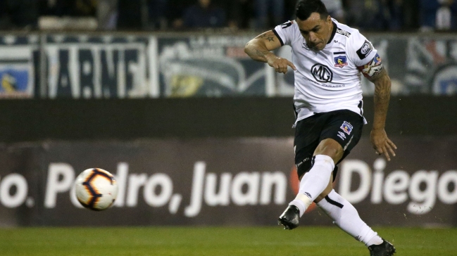 La original respuesta de Esteban Paredes a hincha que lo invitó a una pichanga