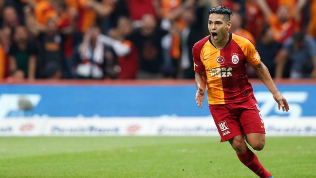 Con ayuda del rival: Radamel Falcao debutó con un gol y le dio el triunfo a Galatasaray