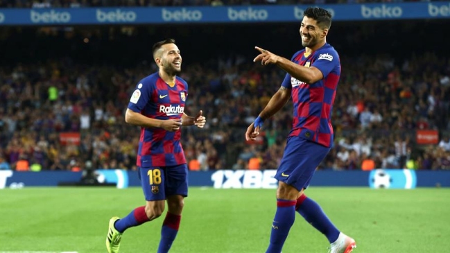Barcelona aplastó a Valencia en el Camp Nou con Arturo Vidal en cancha sobre el final del partido