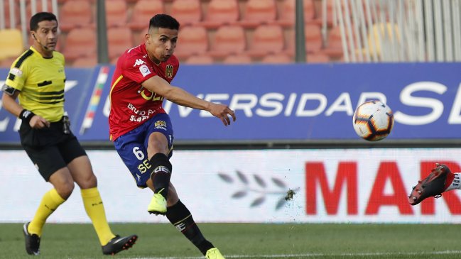 Pavez se animó con un remate de media distancia y logró el empate de Unión Española ante la U