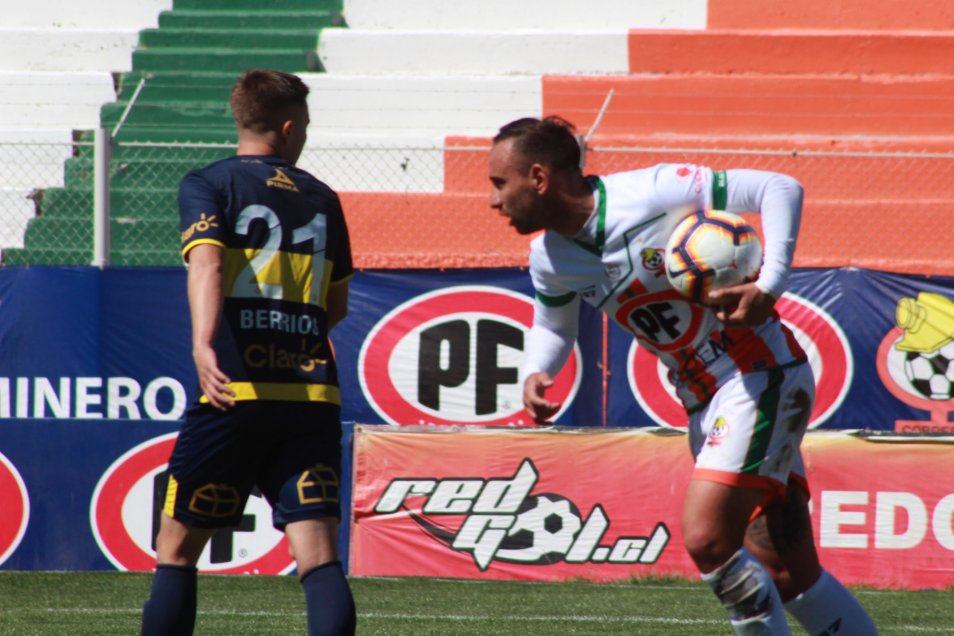 Cobresal se mantuvo en racha de victorias al rendir en casa frente a Everton