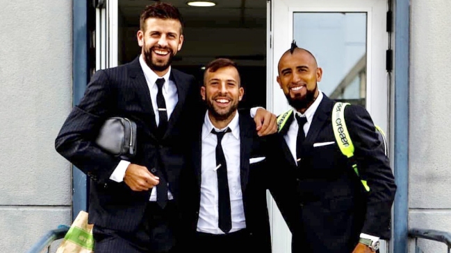 ¡Modo Champions! Vidal viajó con FC Barcelona a Alemania para el duelo ante Borussia Dortmund