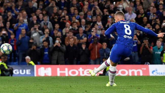 Chelsea desperdició un penal y permitió el triunfo de Valencia en Champions