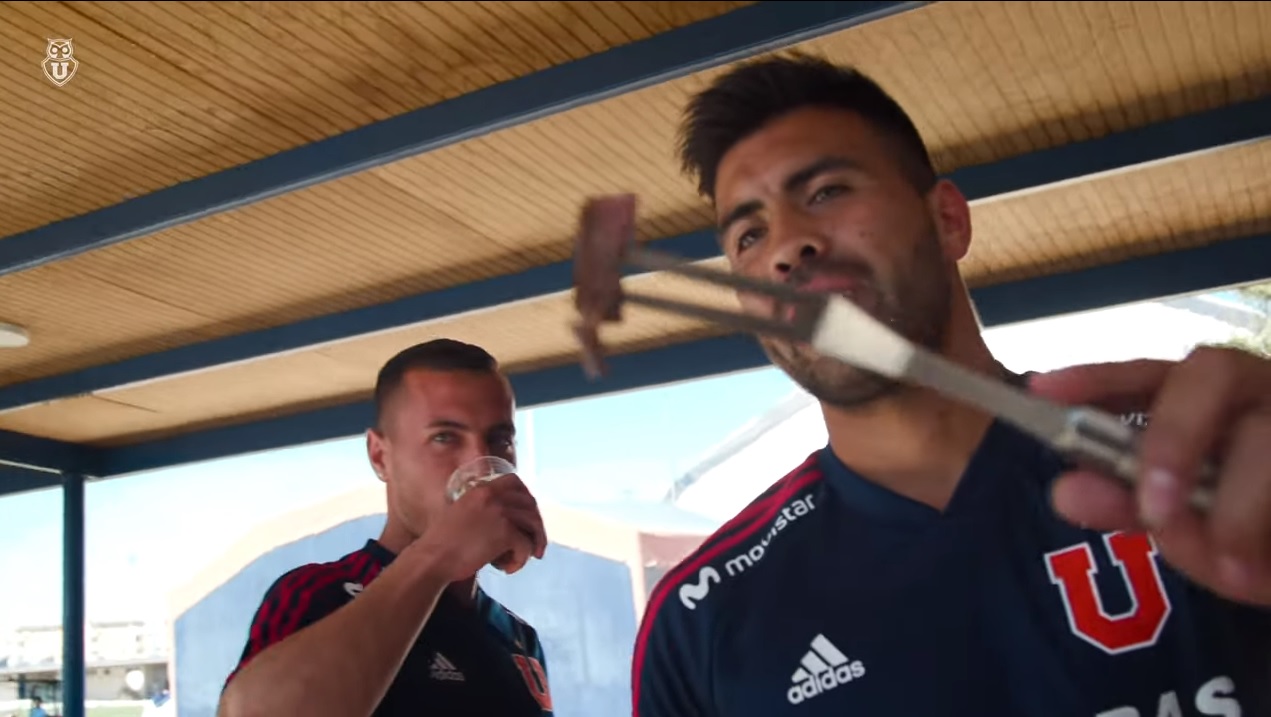 Gonzalo Espinoza y Sebastián Ubilla se hicieron cargo del asado “dieciochero” en el CDA