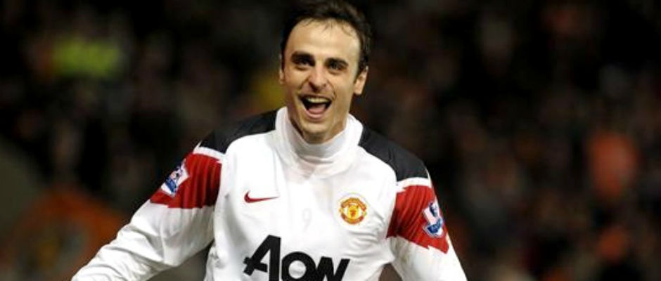 El goleador búlgaro Dimitar Berbatov anunció su retiro del fútbol