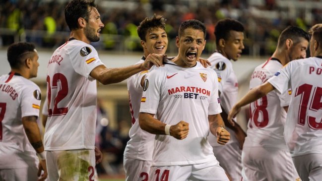 “Chicharito” Hernández marcó por primera vez en Sevilla en fiesta de golazos por Europa League