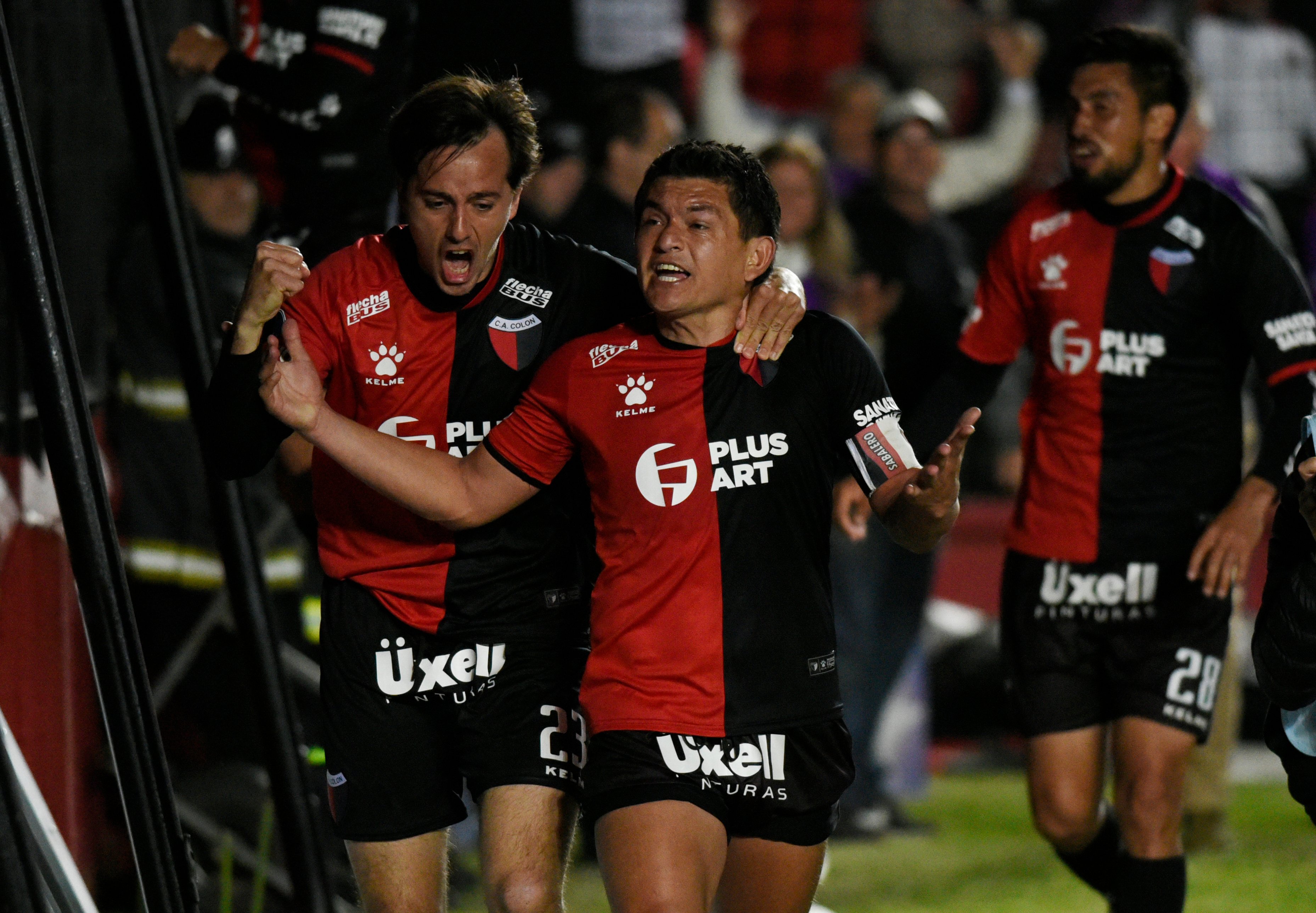 Colón se lo dio vuelta a Atlético Mineiro y tomó ventaja en semis de la Copa Sudamericana