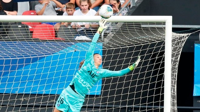Christiane Endler tuvo una destacada actuación en derrota por penales de PSG ante Lyon