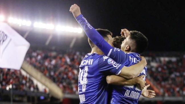 River de Paulo Díaz sufrió dolorosa caída ante Vélez de Pablo Galdames en polémico partido