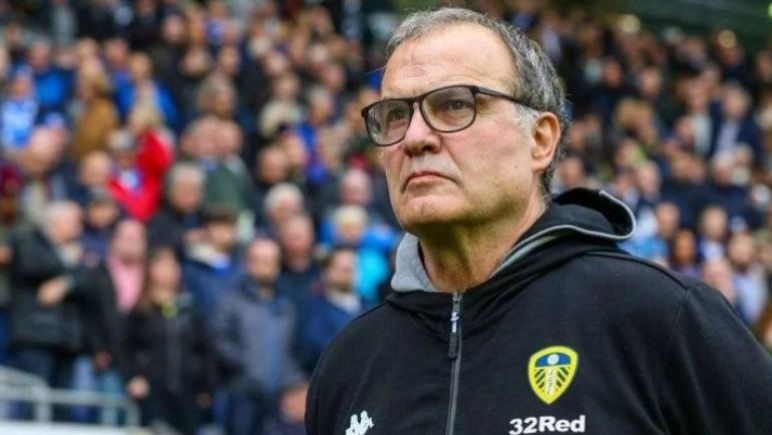 Prensa inglesa ironizó con el “espía” Marcelo Bielsa tras su premio al Fair Play