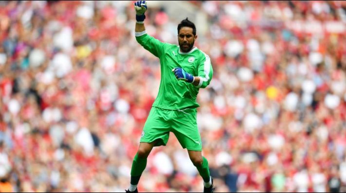 Manchester City de Claudio Bravo inicia la defensa del título en la Copa de la Liga