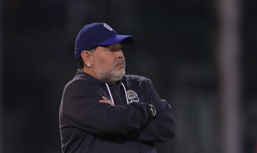 “Nació malo y morirá malo”: Maradona destrozó a árbitro por la derrota de Gimnasia ante Talleres