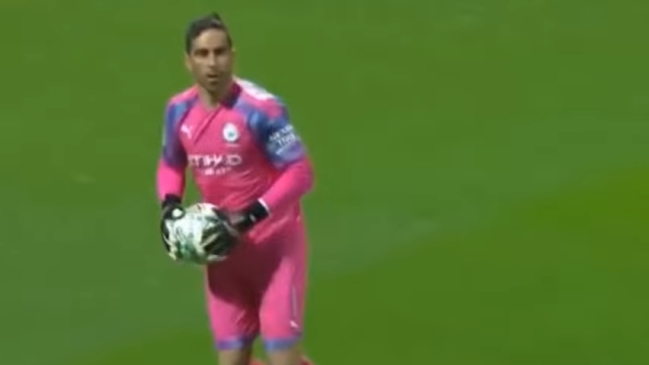 Claudio Bravo inició la jugada del tercer gol de Manchester City sobre Preston