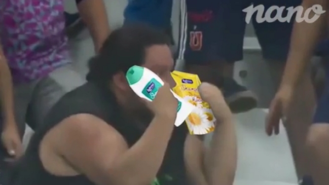 Crean divertida parodia a comercial de shampoo por restricciones en U. de Chile
