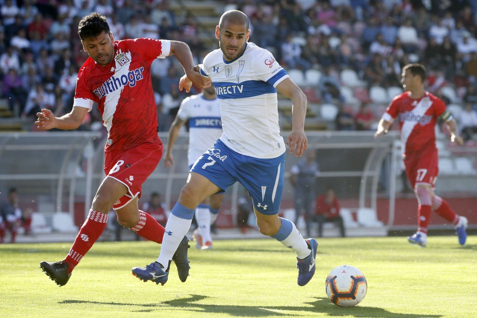 U. Católica atormentó a Curicó Unido y aumentó aún más las distancias con sus perseguidores