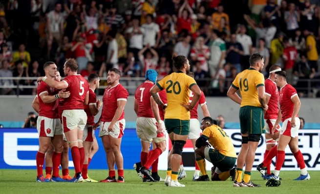 Gales se impuso ante Australia en sufrido duelo de favoritos en el Mundial de Rugby