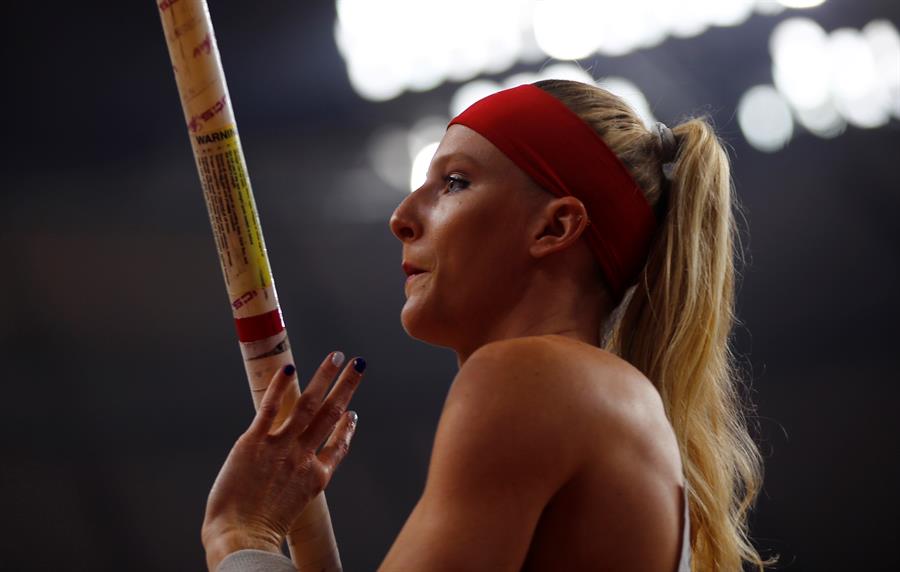 La rusa Anzhelika Sidorova ganó como atleta neutral el oro en el salto con garrocha en Doha