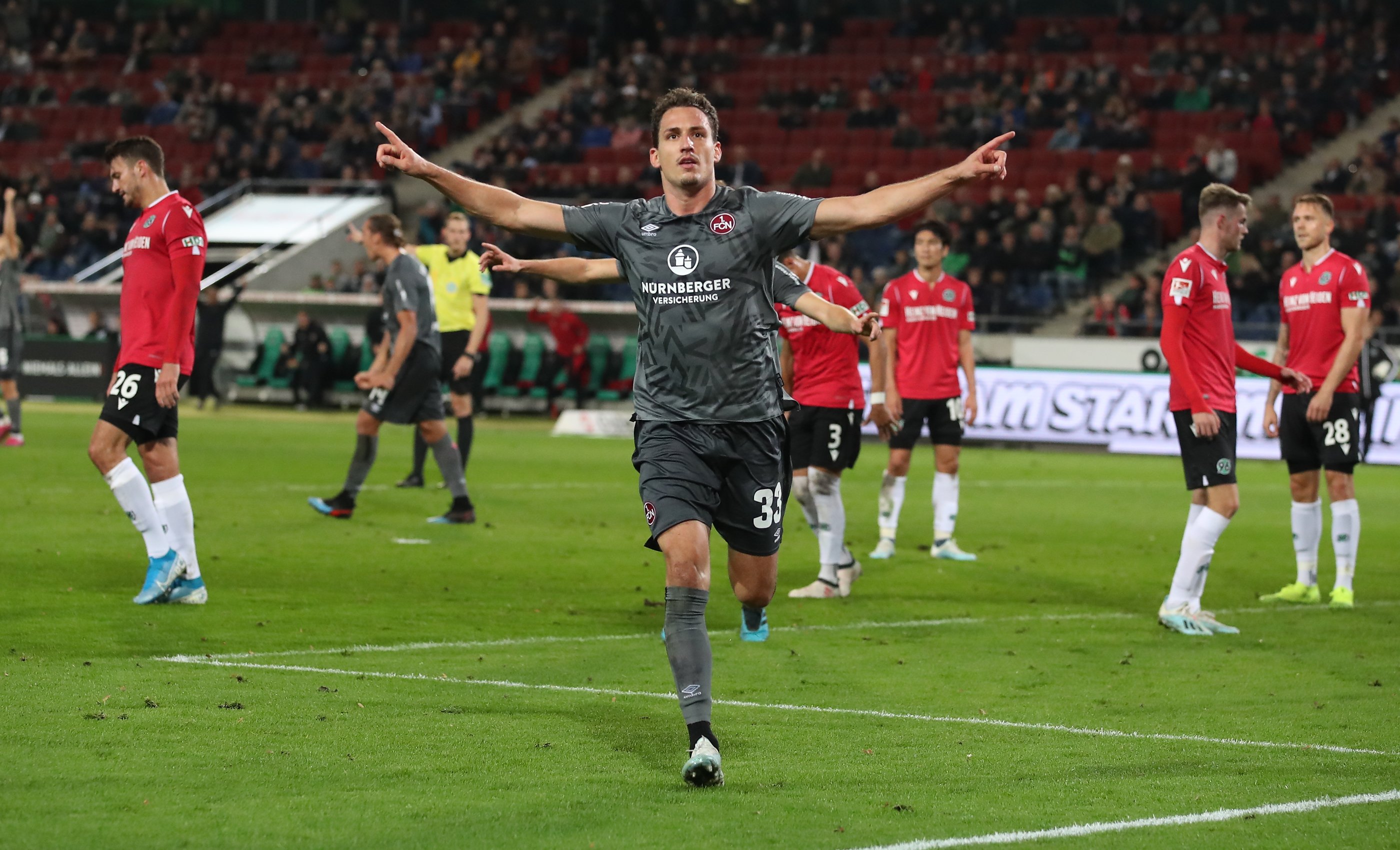 Mikko Albornoz fue titular en dura caída de Hannover en la Bundesliga 2