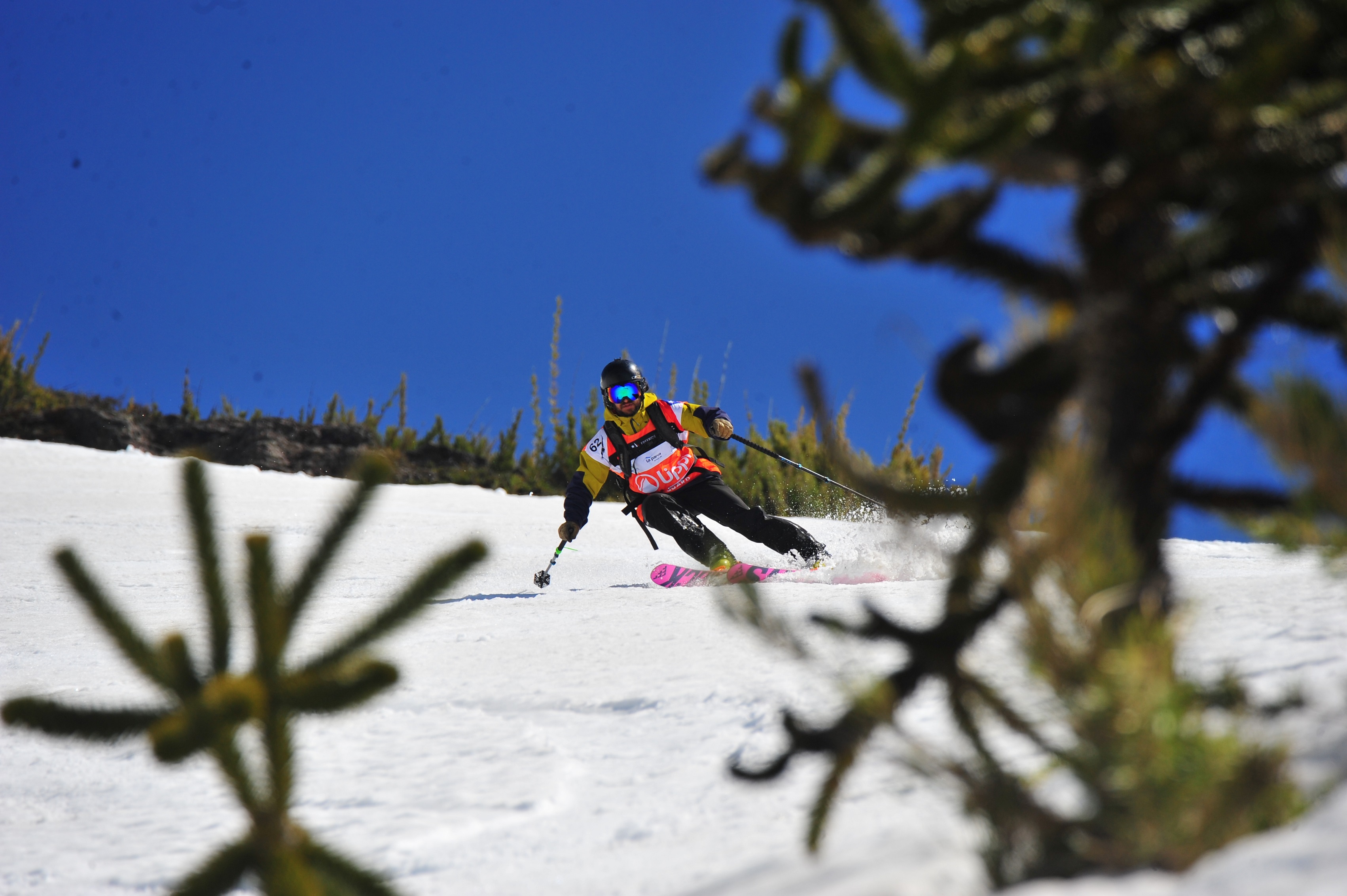 Manuel Díaz, Isidora Assler, Martín Oliger y Sofía Clement triunfaron en Circuito Sudamericano de Freeride