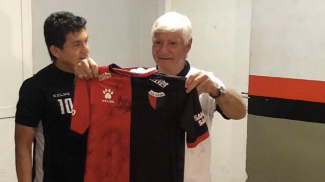 “La pulga” Rodríguez tuvo noble gesto con anciano hincha de Colón que se emocionó en Brasil