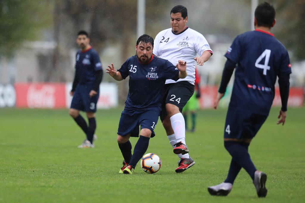 Periodista de Al Aire Libre se lució en el “Superclásico de la prensa” con dos golazos