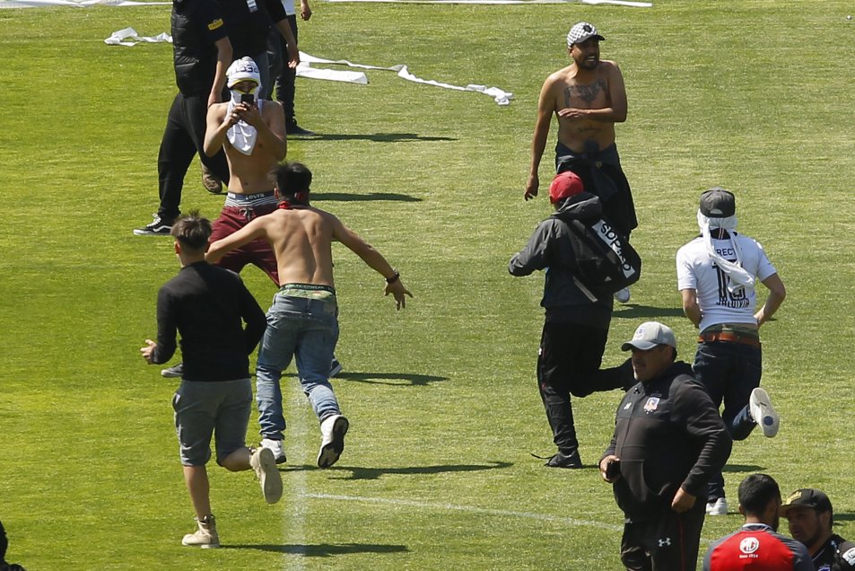 La invasión a la cancha que obligó la suspensión del arengazo a Colo Colo