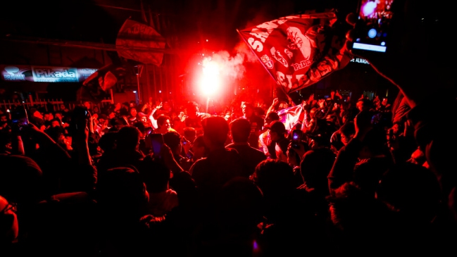 El “hotelazo” convocado por Los de Abajo finalizó con incidentes entre hinchas y Carabineros