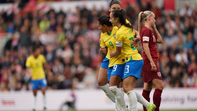 Brasil se impuso a Inglaterra en amistoso femenino a estadio lleno en Wembley