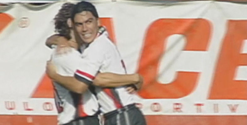 Un recorrido por la carrera del goleador histórico Esteban Paredes