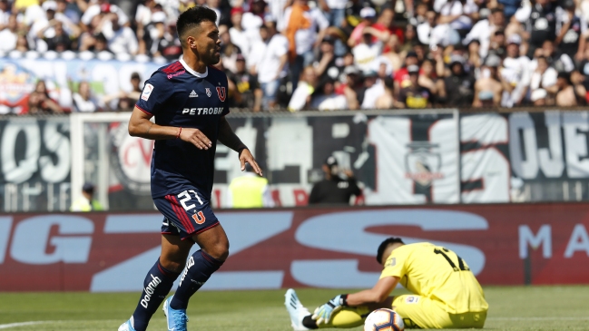 Gonzalo Espinoza definió con clase y adelantó a la U ante Colo Colo en el Superclásico