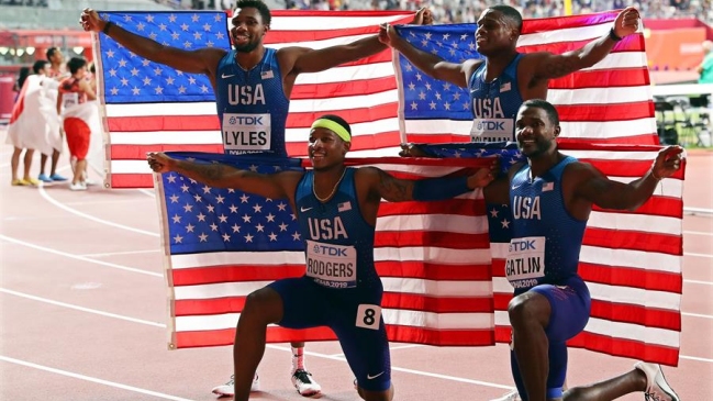 Justin Gatlin guió a Estados Unidos a la victoria en la posta 4×100 masculina